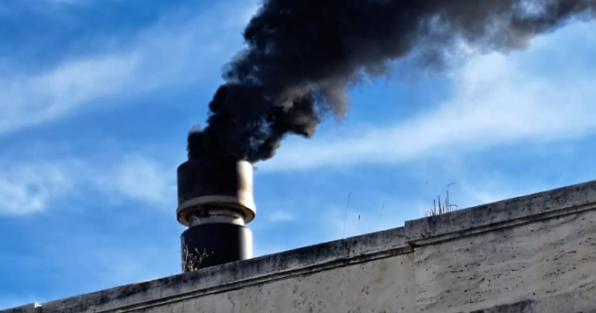 Fumo in eccesso dal forno crematorio del Laterino: allarme tra i residenti  - Corriere di Siena