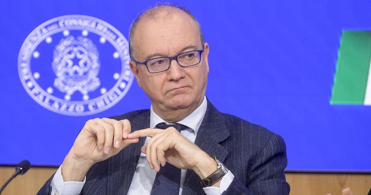 Scuola, Valditara "Non sarà più possibile fare 4 anni in 1" - Corriere
