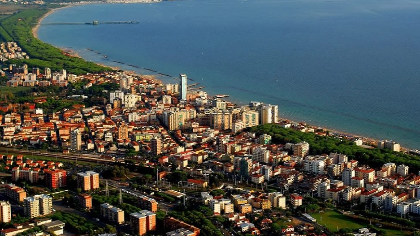 51enne di Siena trovato senza vita in casa