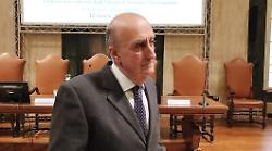 Il dg dell'Asl Toscana sud est Antonio D'Urso: "Anche con la chirurgia robotica combattiamo la fuga di pazienti"