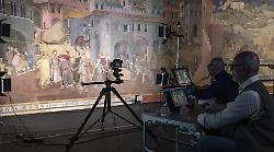 Siena, finalmente riaperta la Sala della Pace del Museo Civico: l'Allegoria del buon Governo del Lorenzetti torna visibile a tutti