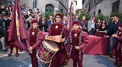 La contrada della Torre fa festa per la vittoria del Minimasgalano