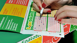 SuperEnalotto, altri 24 mila euro vinti in Toscana. Il jackpot sale a 21 milioni di euro