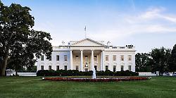 Elezioni Usa, la sfida tra Trump e Harris. Al voto di marted&igrave;: le ragioni, le curiosit&agrave; (perch&eacute; c'entrano le messe, le carrozze e gli animali)