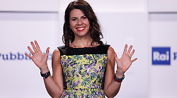 Splendida Cornice stasera in tv gioved&igrave; 27 febbraio su Rai 3: ecco le anticipazioni del programma con Geppi Cucciari