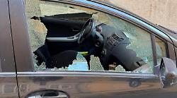 Vetro in frantumi, auto danneggiata in Salicotto