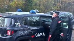 Bivaccavano nei boschi per spacciare droga: due uomini arrestati