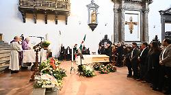 Il saluto della città ad Alberto Monaci in una chiesa della Santissima Annunziata gremita