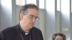 Vescovi toscani guidati dal cardinale Lojudice bloccati in Israele: emergenza dopo l’attacco e il blocco di Gerusalemme. La situazione