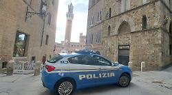 Due baby rapinatori maldestri denunciati dalla Polizia