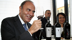 Bruno Vespa e l'amore per il vino: la masseria a Manduria, il primitivo e il format politico del forum