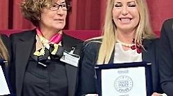 Catia Polidori in campo contro il cancro: l'onorevole di Forza Italia premiata per l’impegno nel contrasto alla malattia 