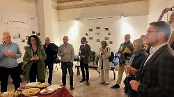 Palio di Siena, brindisi dei 17 priori delle Contrade con la birra prodotta col luppolo che cresce a ridosso della cinta muraria