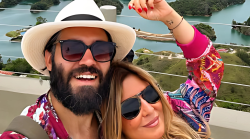 Lorenzo Bigiarelli, il fidanzato di Selvaggia Lucarelli ospite su Rai 3 a Farwest ed &egrave; subito polemica sui social: "Salvo...c'&egrave; uno di troppo"