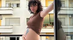 Serena de Ferrari ospite a Verissimo, chi &egrave;: il successo con Mare Fuori, la rinascita dopo la depressione, il misterioso fidanzato