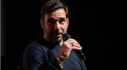 Edoardo Leo, ospite stasera in tv su Rai 1 con Alberto Angela: chi &egrave; la moglie Laura Marafioti, ex ballerina e cantautrice