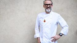 Lo chef Massimo Bottura a Siena per parlare di cucina italiana insieme al ministro Lollobrigida