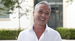 Pierluigi Diaco, chi &egrave; il conduttore di BellaFesta: gli inizi in tv, il coming out e l'unione civile con Alessio Orsingher