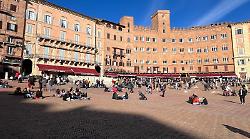 Sempre meno residenti e più anziani: Siena ha gli stessi abitanti di 70 anni fa ed è il capoluogo con la popolazione minore della Toscana