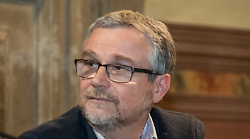Elezioni regionali, Pd avanti con Bezzini candidato. Valenti: “In lista in tutti  i modi”