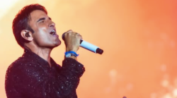 Sal da Vinci, chi &egrave; il cantante ospite a Verissimo: dal debutto musicale a sei anni, alla rinascita artistica grazie al brano Rossetto e Caff&egrave;