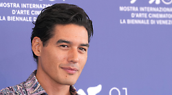 Cristiano Caccamo, chi è l'attore di Antonio Ranieri nella serie Rai su Leopardi: età, carriera, ruoli e vita privata