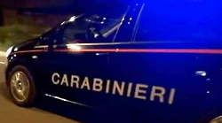 Rapina a mano armata nel supermercato: cassiera minacciata con pistola