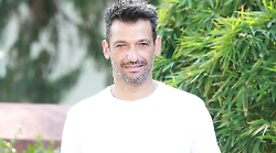 Pago tra i protagonisti di Ora o mai pi&ugrave;, chi &egrave;:  il successo con Parlo di te, la fine del matrimonio con Miriana Trevisan e l'amore per Serena Enardu 