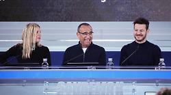 Scaletta finale Sanremo 2025, tutti gli orari degli ospiti e dei cantanti in gara minuto per minuto