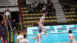 Volley, l'Emma Villas Siena espugna Catania