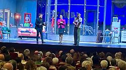 Teatro, ovazione per "Gente di facili costumi" ai Rinnovati FOTO e RECENSIONE