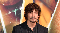 Pierdavide Carone vince l'ultima puntata di Ora o mai più, che torna stasera sabato 22 febbraio. Sui social: "Più fai pena più giudicano in base a questo"
