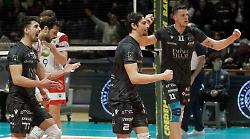 Volley, l'Emma Villas Siena sconfigge anche Cantù e fa cinquina