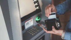 Una donna su cinque non ha un proprio conto corrente: quando la disparità di genere è economica