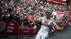 Strade Bianche, la Uae consiglia a Tadej Pogacar di non correre la Parigi-Roubaix: "Se cadesse lì rischierebbe di saltare il Tour de France"