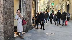 Stop a kebab, cineserie e vetrine vuote: rivoluzione in Centro