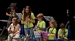 La Peter Pan Orchestra si esibisce insieme a musicisti delle isole Faroe