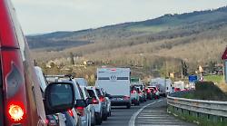 Frana sulla Siena-Grosseto, il semaforo manda in tilt il traffico