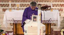 Morte di Roberta Mazzuoli, Amiata in lacrime ai funerali. Le parole del sindaco