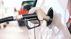 Cambia il prezzo dei carburanti, sale il diesel e scende la benzina