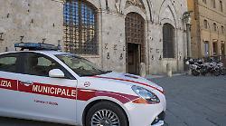 Siena, un mezzo sbanda in via Aretina: traffico a rilento