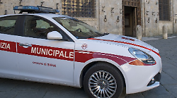 Siena, via libera al gruppo volontari della Polizia Locale: coinvolgimento attivo dei cittadini per la sicurezza urbana