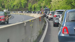 Mezzo in avaria sulla Siena-Firenze, problemi alla circolazione