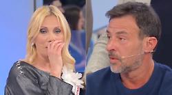 Salta l'appuntamento in tv con Uomini e Donne oggi venerd&igrave; 25 aprile: scopri quando torna il programma e le scottanti anticipazioni 