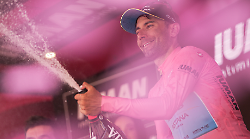 Giro d'Italia, Ulissi arriva in rosa a Siena: cosa lo lega alla città del Palio
