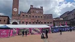 Giro d'Italia a Siena: il clima di attesa in piazza del Campo. Il video
