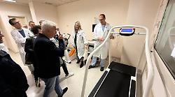 Un tapis roulant donato all'ospedale di Campostaggia