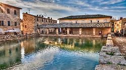Le terme pubbliche di Bagno Vignoni si rifanno il look: lavori da 3 milioni di euro entro il 2026