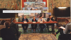 Piaga caporalato in provincia di Siena, l'allarme della Prefettura. Due mosse per contrastarlo