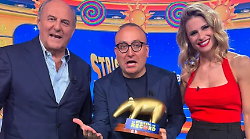 Striscia la Notizia, il tapiro dei record va all'imitatore Andrea Bellotti